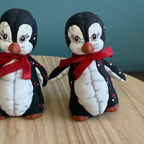 3 Vintage Handmade Penguin Figurines Christmas With Red Bow Ties - Picture 4 of 10